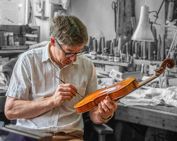 "VIOLIN MAKER"