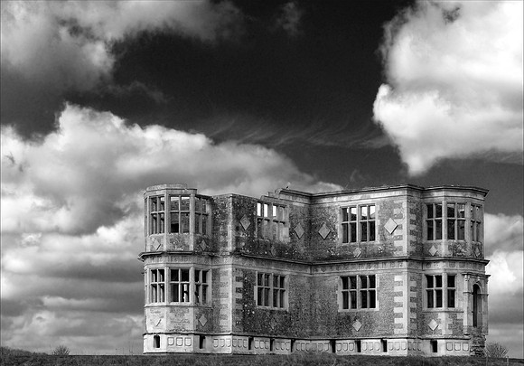 "LYVEDEN NEW BIELD"